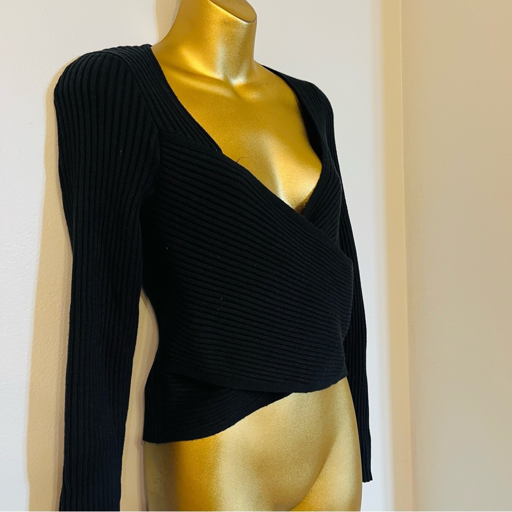 Abercrombie & Fitch Ribbed Wrap Crop Top – Black Long Sleeve - Picture 3 of 6